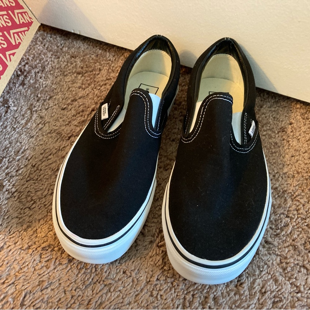 Vans classic slip on, black men’s size 8 (women’s 9.5) never worn!